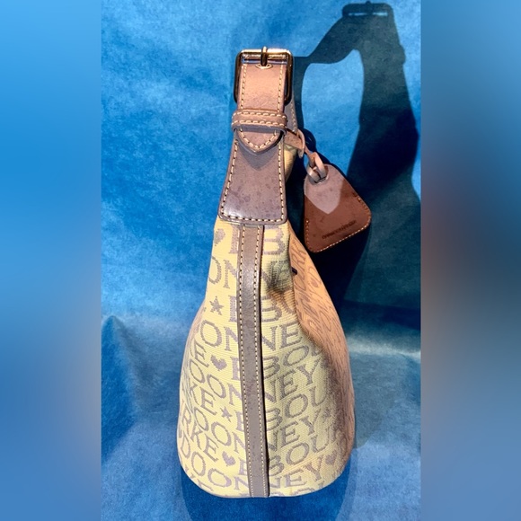 Dooney & Bourke Cream & Lilac Bucket Bag - Picture 11 of 16